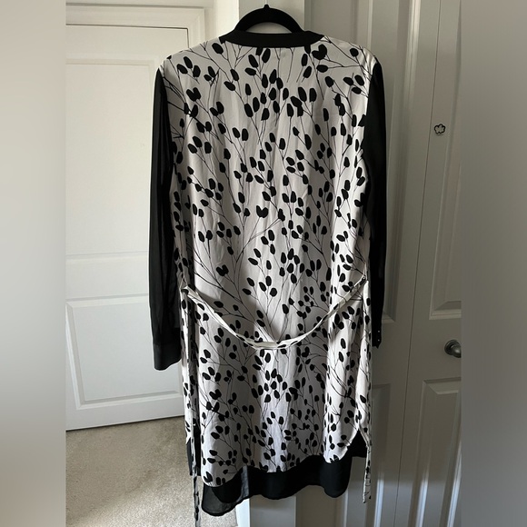 DKNY | Black/Ivory Print Shirt Dress | Size Medium - Picture 4 of 7